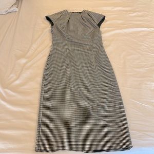 Karen Mullen Notch Neck Shift